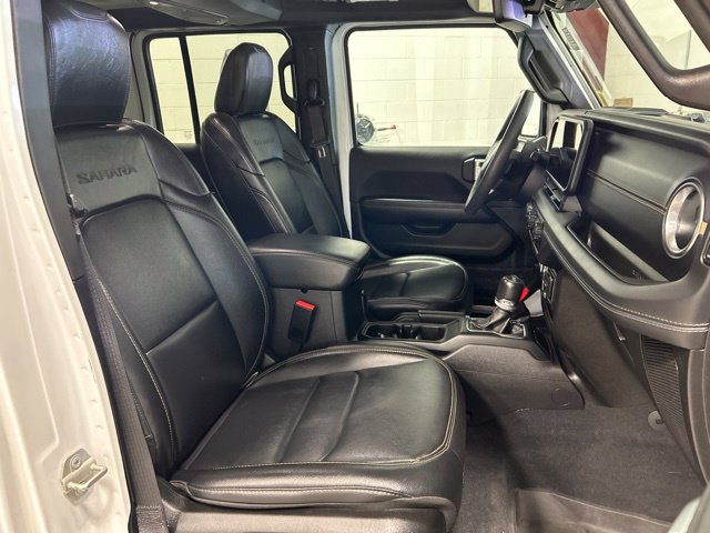 Used 2024 Jeep Wrangler Unlimited Sahara w/ Technology Group AWD/4WD image 12