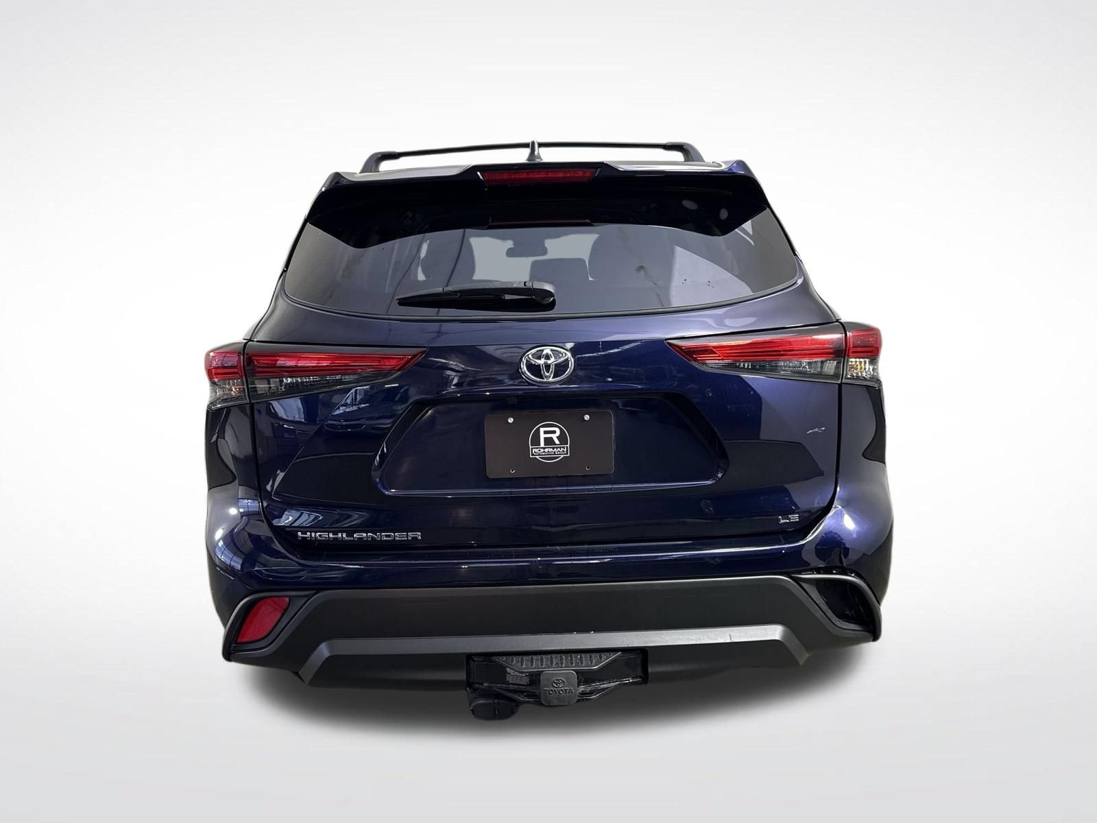 Used 2023 Toyota Highlander LE FWD image 33