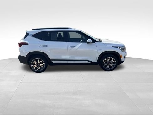 Used 2021 Kia Seltos SX w/ SX Sunroof Package image 8