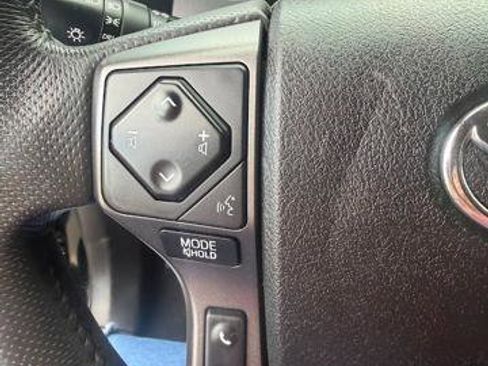 Used 2020 Toyota Tacoma TRD Sport image 17