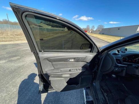 Used 2016 Chevrolet Traverse LT w/ Style and Technology Package image 22