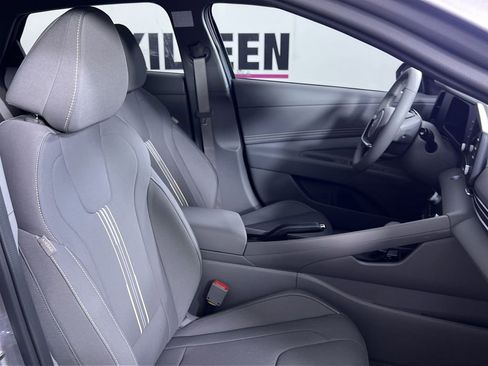 Used 2025 Hyundai Elantra Sport image 24