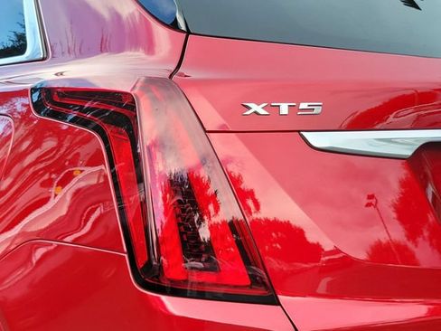 Certified 2024 Cadillac XT5 Premium Luxury FWD image 10