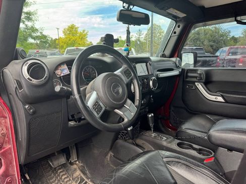 Used 2013 Jeep Wrangler Unlimited Sport AWD/4WD image 11