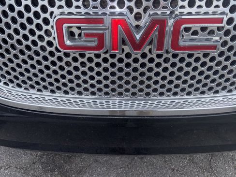 Used 2011 GMC Yukon XL Denali image 3