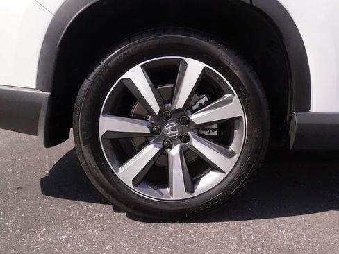 Used 2025 Honda Pilot Touring image 34