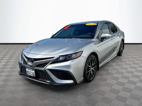 Used 2024 Toyota Camry SE FWD image 3