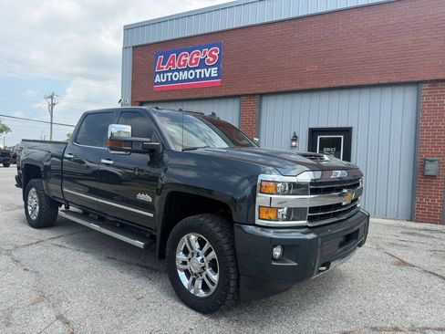 Used 2018 Chevrolet Silverado 2500 High Country w/ Duramax Plus Package AWD/4WD image 1
