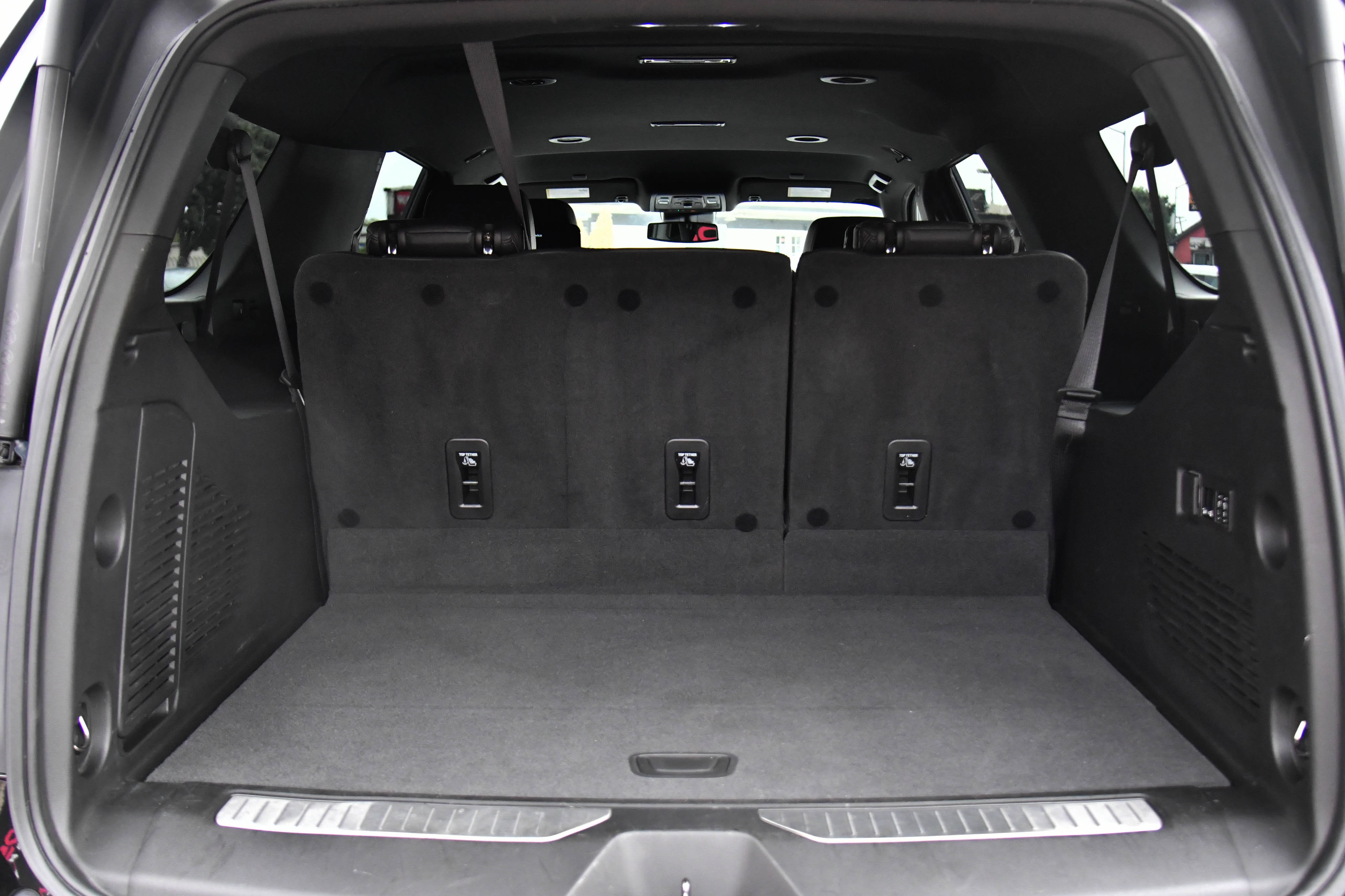 Used 2023 Chevrolet Suburban RST w/ Luxury Package AWD/4WD image 53
