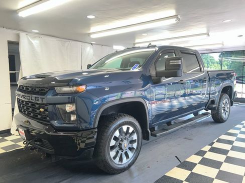 Used 2021 Chevrolet Silverado 2500 Custom w/ Custom Value Package AWD/4WD image 2