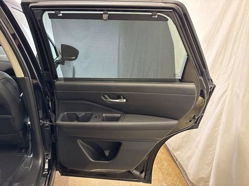 Used 2025 Nissan Pathfinder SL w/ SL Premium Package FWD image 29