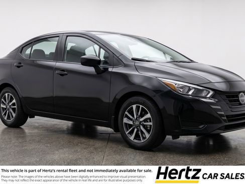 Used 2025 Nissan Versa SV image 1