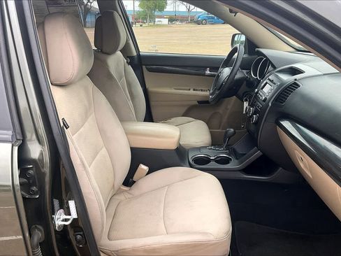 Used 2011 Kia Sorento LX image 13