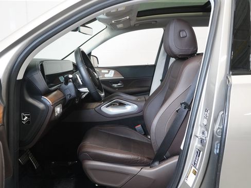 Certified 2023 Mercedes-Benz GLS 580 4MATIC image 11