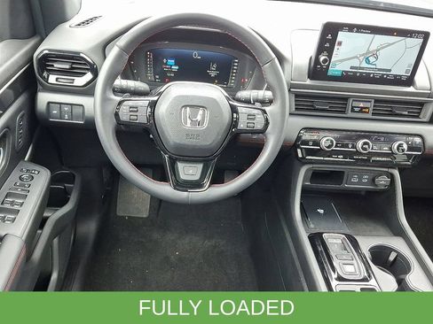 Used 2025 Honda Pilot Black Edition image 2