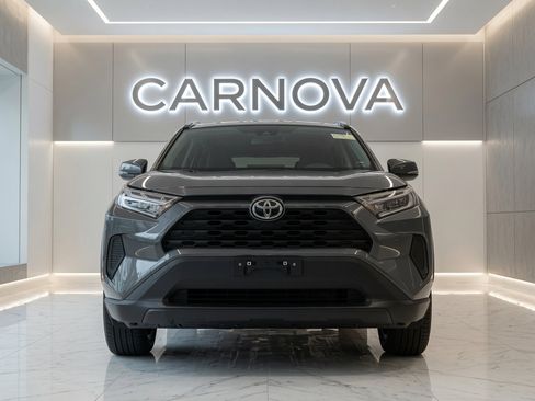 Used 2021 Toyota RAV4 LE FWD image 4