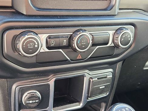 Used 2019 Jeep Wrangler Sport image 15