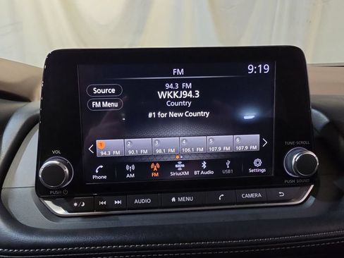 Used 2023 Nissan Rogue SV FWD image 12