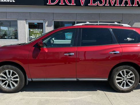 Used 2014 Nissan Pathfinder SV image 7