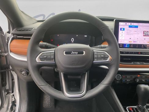 Used 2025 Jeep Compass Limited w/ Elite Group AWD/4WD image 19