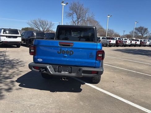 Used 2024 Jeep Gladiator Sport image 5