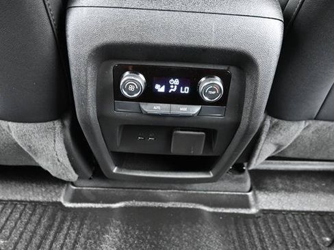 Used 2024 Chevrolet Traverse LT w/ Enhanced Driving Package FWD image 15