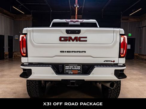 Used 2021 GMC Sierra 2500 AT4 w/ AT4 Premium Plus Package AWD/4WD image 8