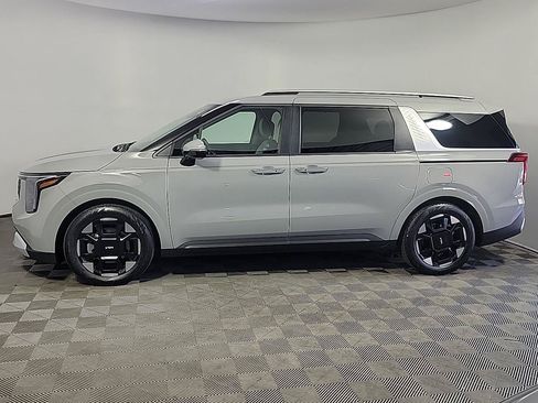 Used 2026 Kia Carnival EX FWD image 11