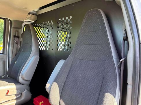 Used 2024 GMC Savana 2500 w/ Driver Convenience Package image 17