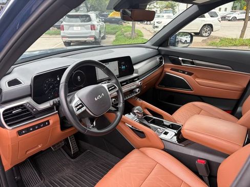 Used 2025 Kia Telluride SX X-Line AWD/4WD image 2