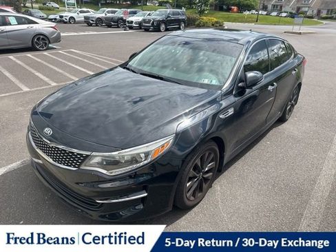 Used 2018 Kia Optima EX w/ Premium Package FWD image 2