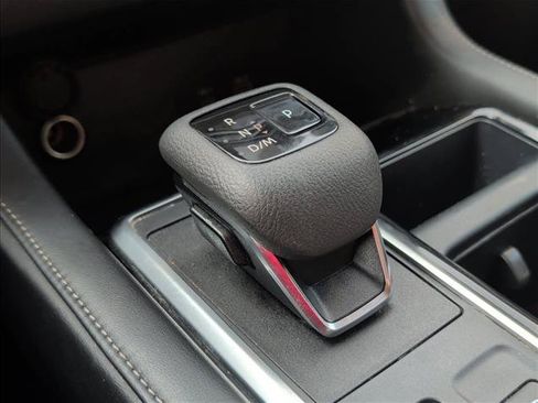 Used 2024 Nissan Pathfinder SV FWD image 17