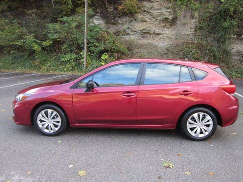 Used 2018 Subaru Impreza 2.0i image 2