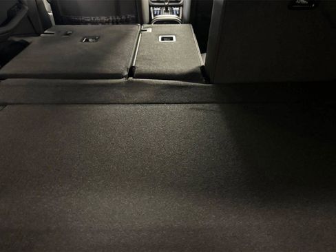 New 2025 Porsche Macan image 94