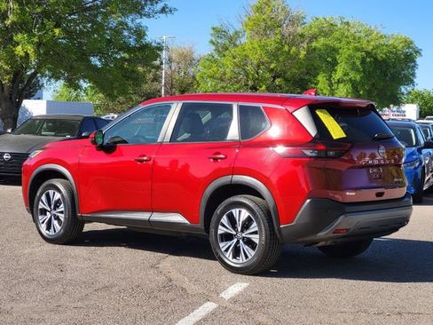 Certified 2022 Nissan Rogue SV image 3
