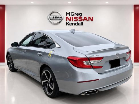 Used 2019 Honda Accord Sport image 2