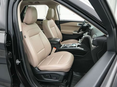 Certified 2023 Ford Explorer XLT w/ Equipment Group 202A AWD/4WD image 24