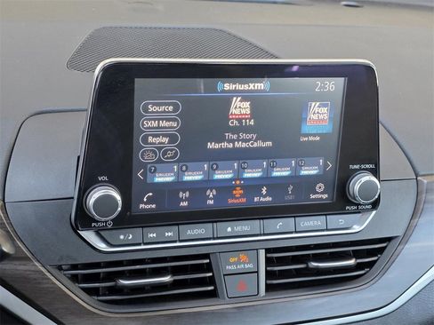 Used 2024 Nissan Altima 2.5 SV image 14