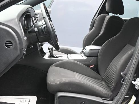 Used 2022 Dodge Charger R/T RWD image 9