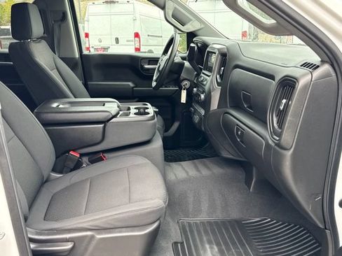 Used 2021 Chevrolet Silverado 1500 Custom Trail Boss AWD/4WD image 17