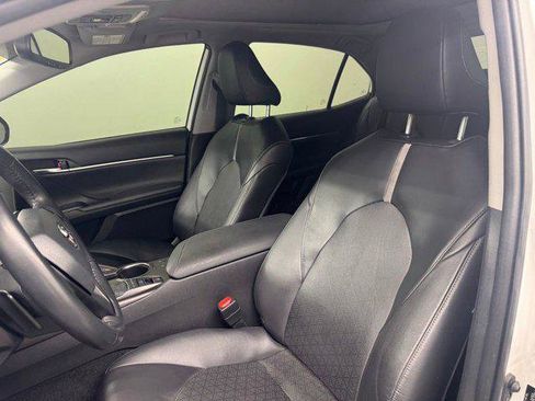 Certified 2022 Toyota Camry XSE FWD image 9