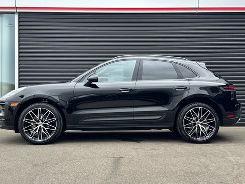 Used 2025 Porsche Macan AWD/4WD image 2