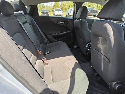 Used 2017 Chevrolet Malibu LT w/ Driver Confidence Package FWD image 11