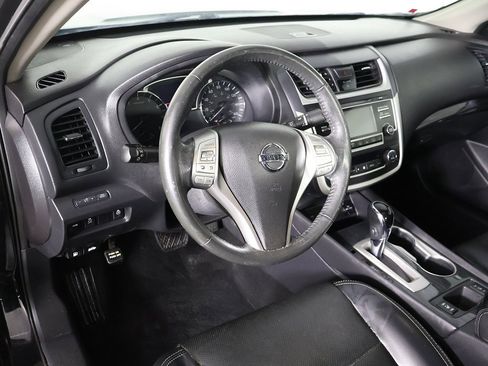 Used 2017 Nissan Altima 2.5 SL w/ Moonroof Package image 27
