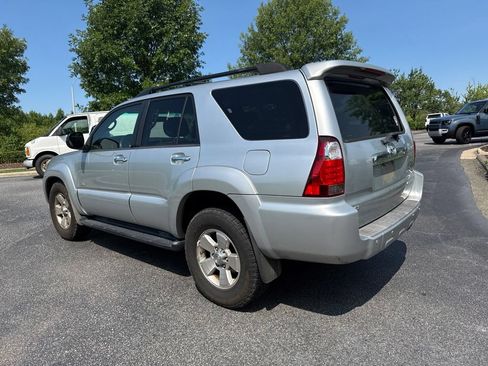 Used 2008 Toyota 4Runner SR5 RWD image 4