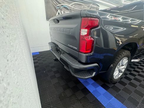 Used 2019 Chevrolet Silverado 1500 Custom image 9