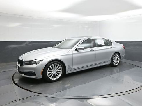 Used 2016 BMW 740i RWD image 30