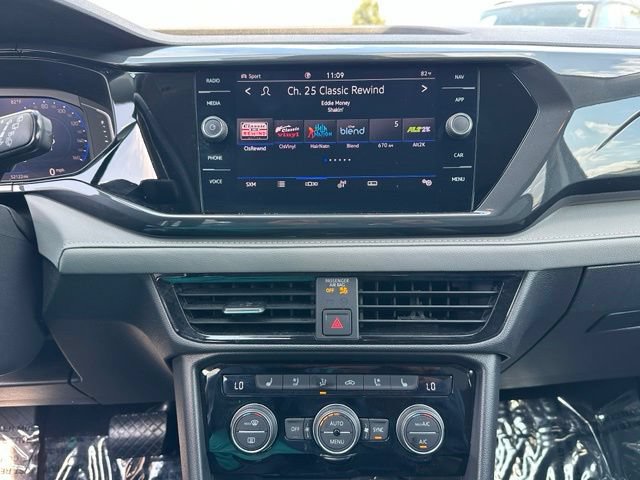 Certified 2022 Volkswagen Taos SEL AWD/4WD image 33