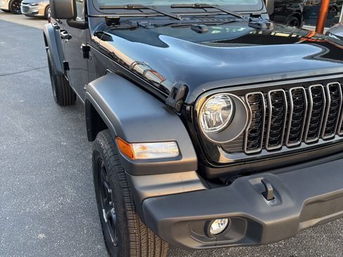 Used 2024 Jeep Wrangler Sport image 12