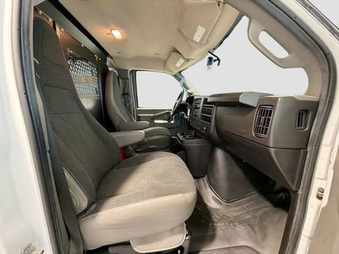 Used 2022 Chevrolet Express 2500 w/ Driver Convenience Package image 19